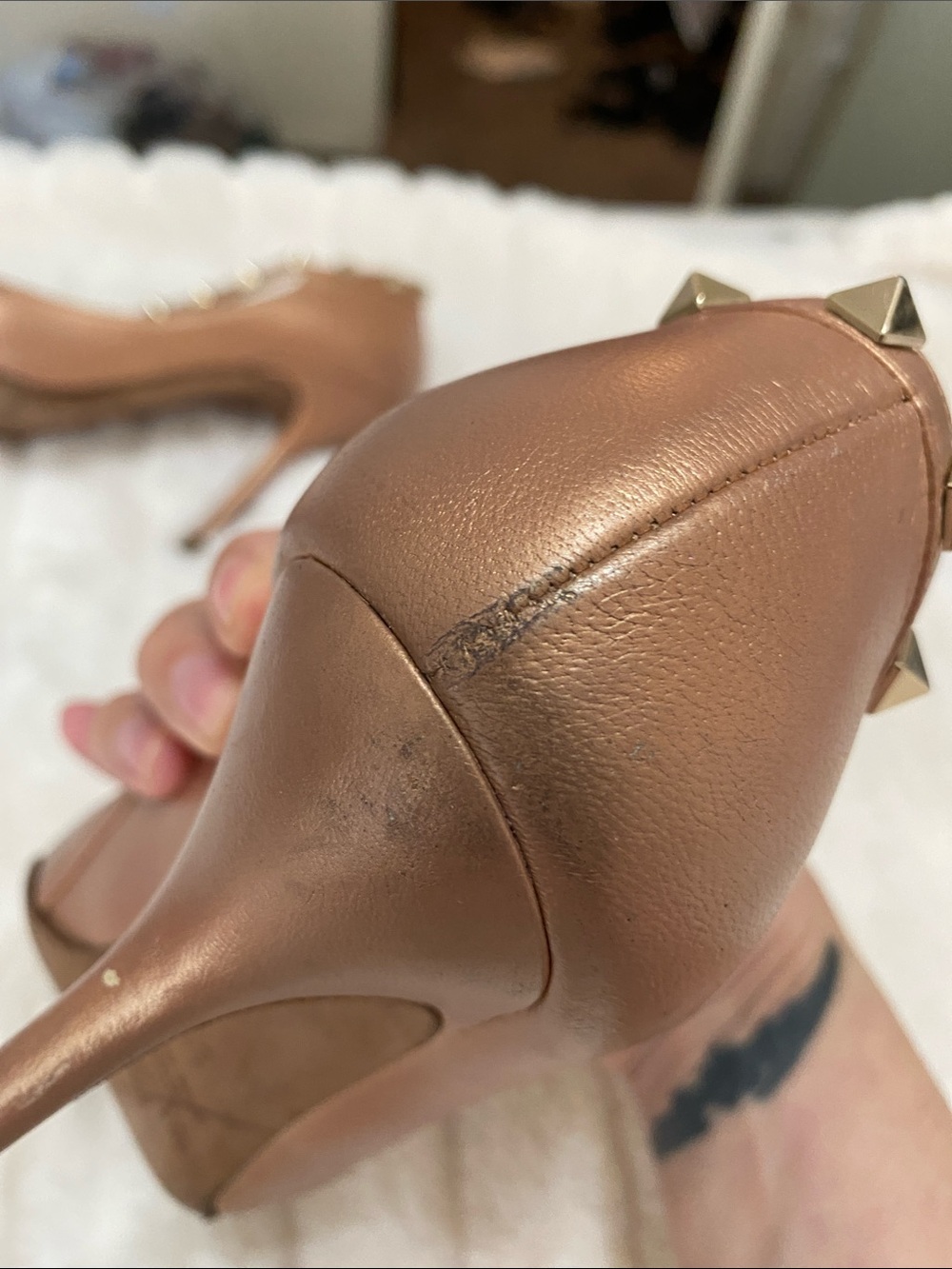 Valentino Metallic Rose Gold Pyramid-Stud Pointed heels - Picture 11 of 13